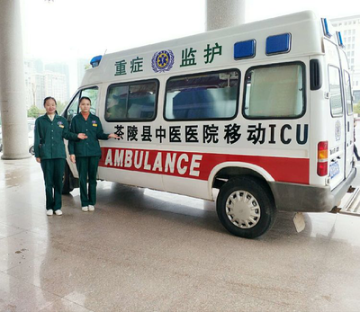 茶陵縣首臺移動ICU救護車落戶中醫醫院，打造移動手術新平臺